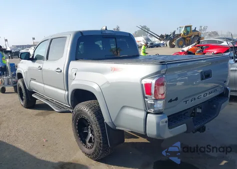 2021 Toyota Tacoma Trd Sport z USA, uszkodzony, nr VIN 3TMCZ5AN8MM421834